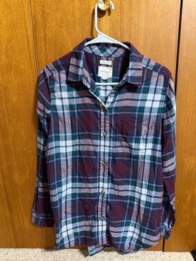American Eagle Outfitters Burgundy Green White Plaid Button-Up Shirt